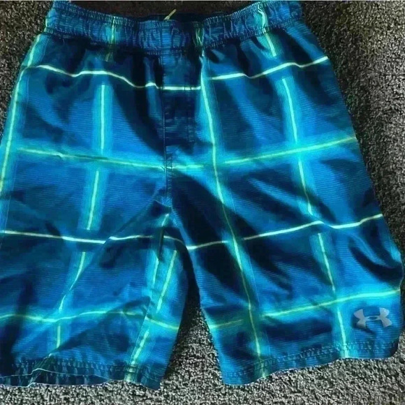 Boys swim trunks - size 10/12 - Picture 7 of 8